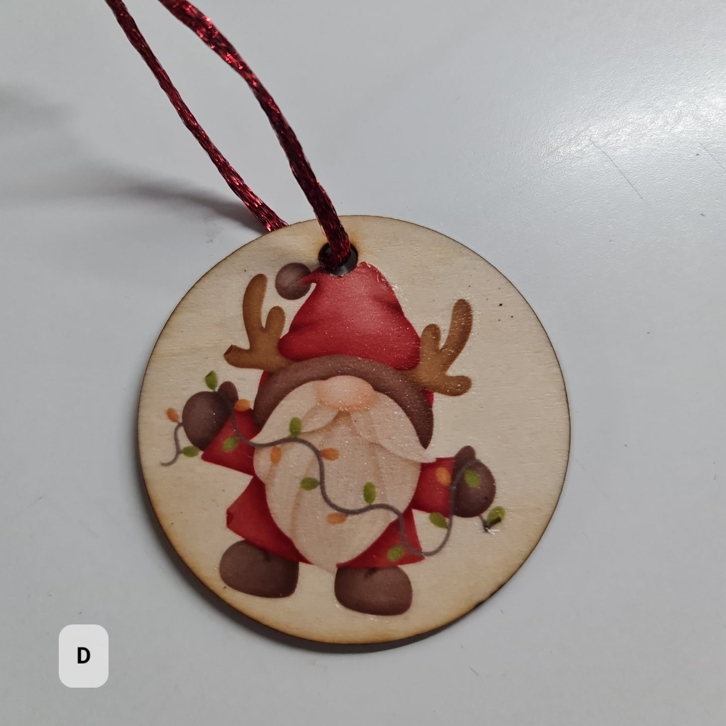 Gift Tag - Gnome on Timber - Personalised 6cm tag