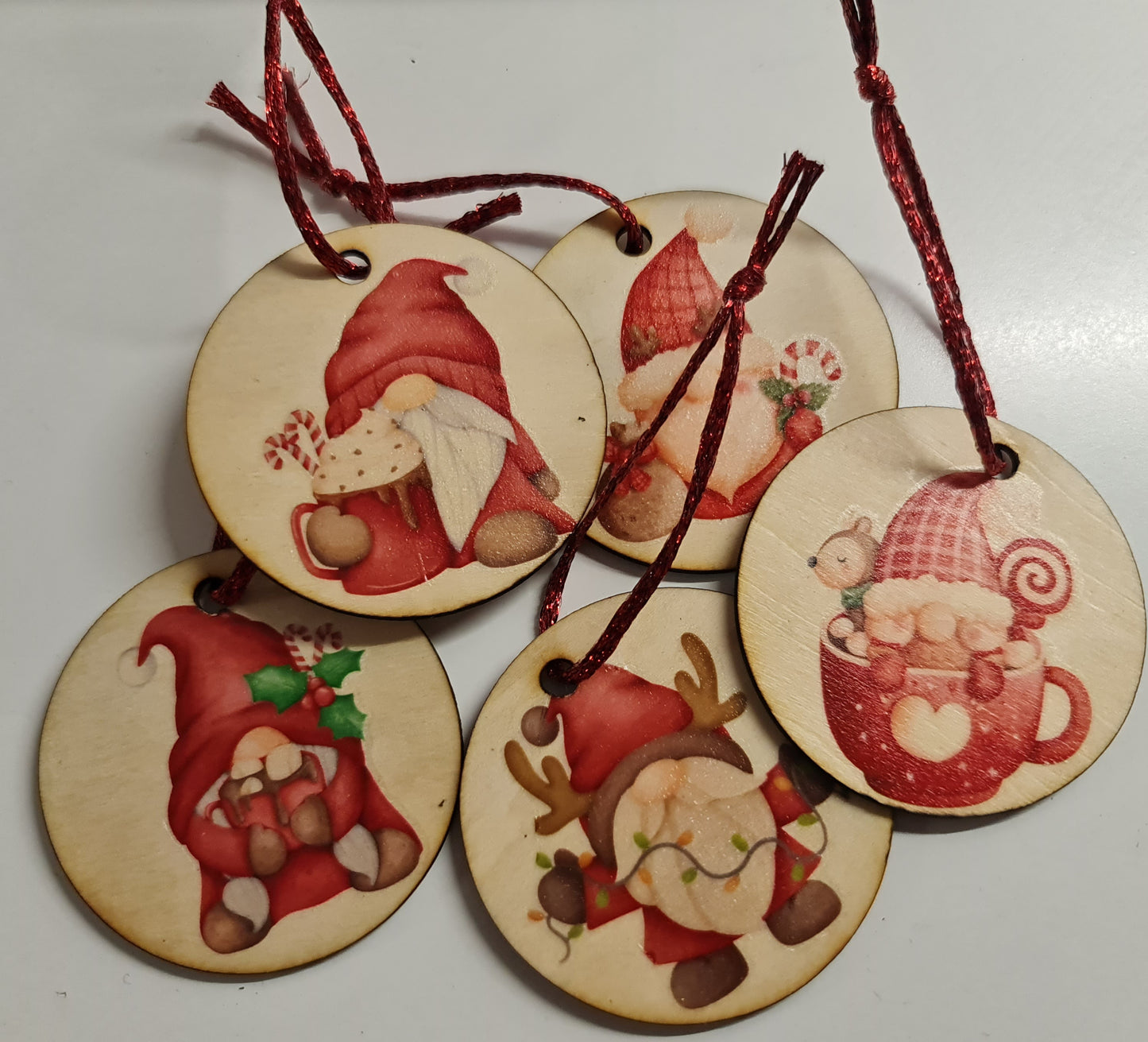 Gift Tag - Gnome on Timber - Personalised 6cm tag