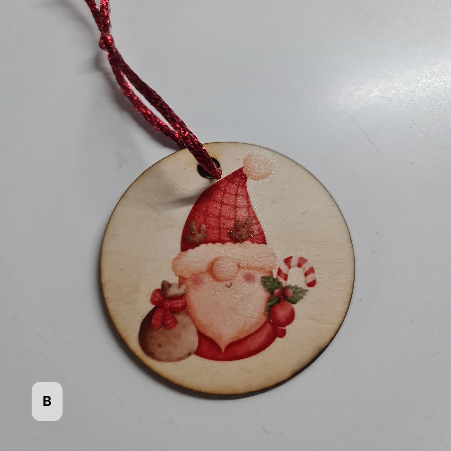 Gift Tag - Gnome on Timber - Personalised 6cm tag